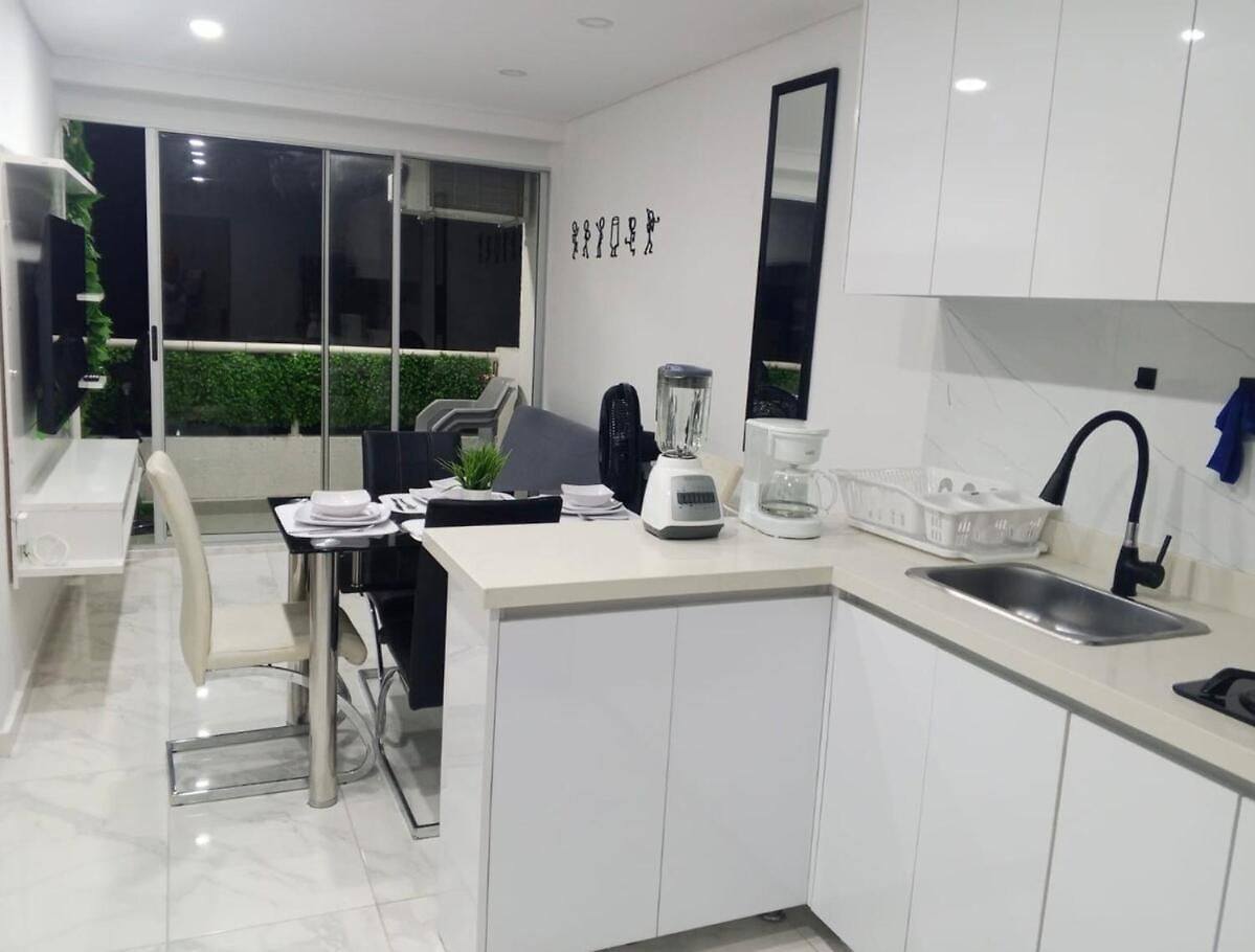 Close To The And Airport Apartment