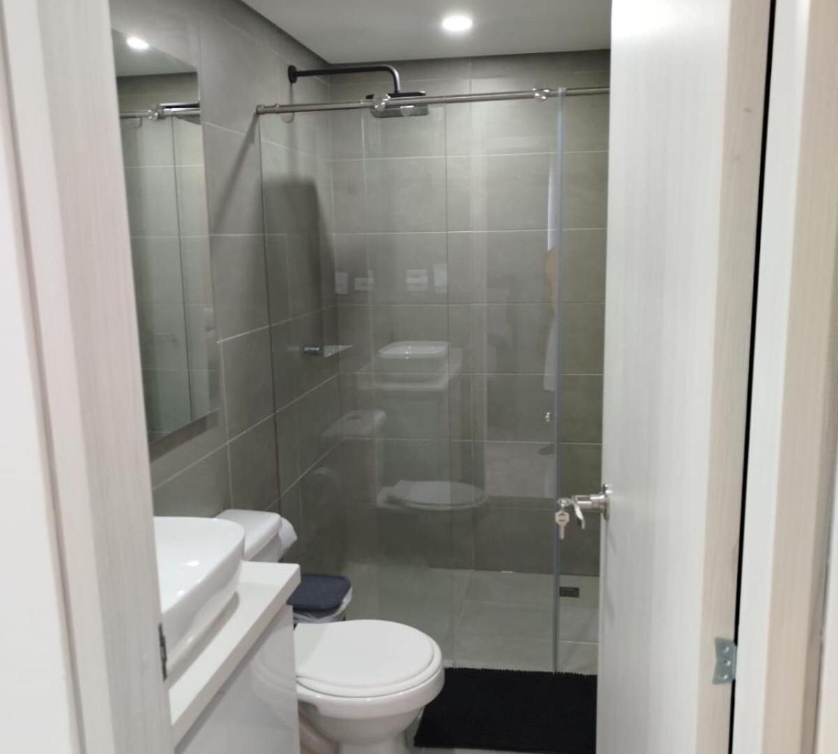 Apartment Close To The And Airport *